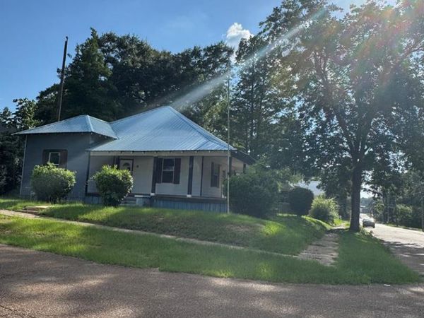 143 N Myrtle, McComb, MS 39666