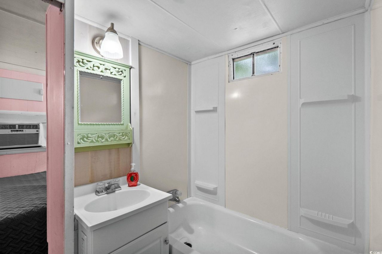 6001 - 1799 S Kings Hwy. Photo 17