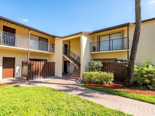 2050 Oleander Boulevard, Unit 8202, Fort Pierce, FL 34950