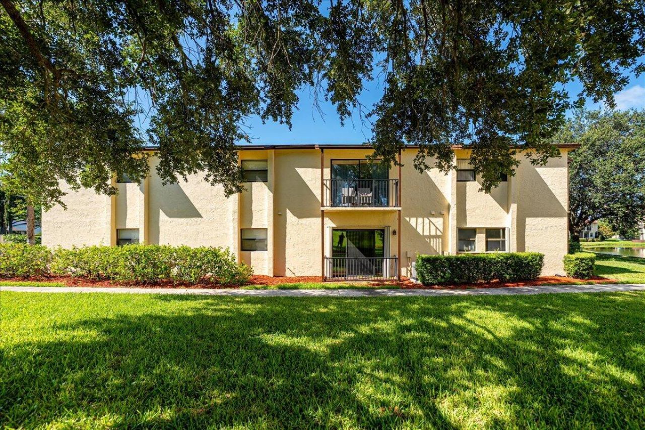 2050 Oleander Boulevard, Unit 8202, Fort Pierce, FL 34950 Photo