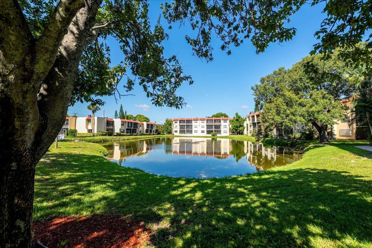 2050 Oleander Boulevard, Unit 8202, Fort Pierce, FL 34950 Photo