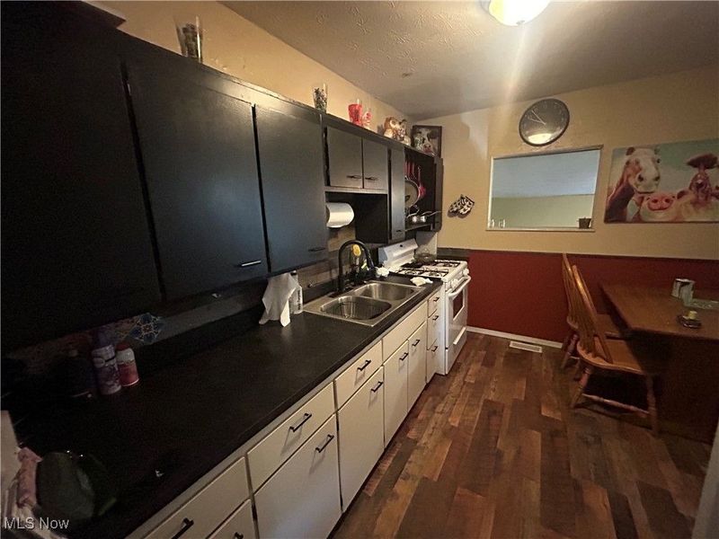 9008 Wilverne Drive, Windham, OH 44288 Photo 3