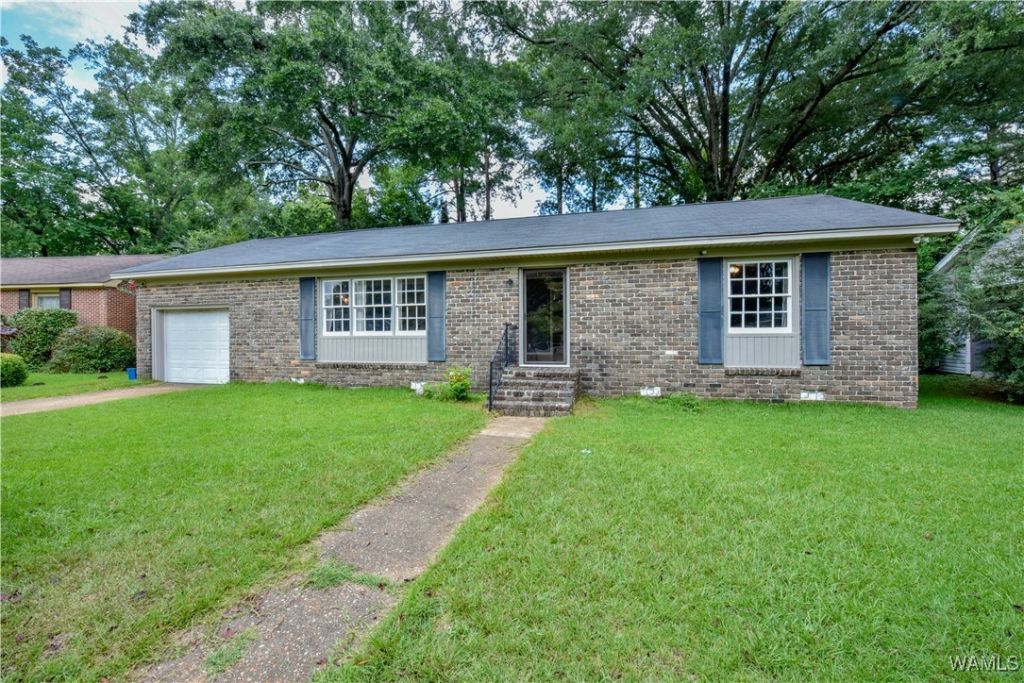 3025 4th Ct E, Tuscaloosa, AL 35405 Main Photo