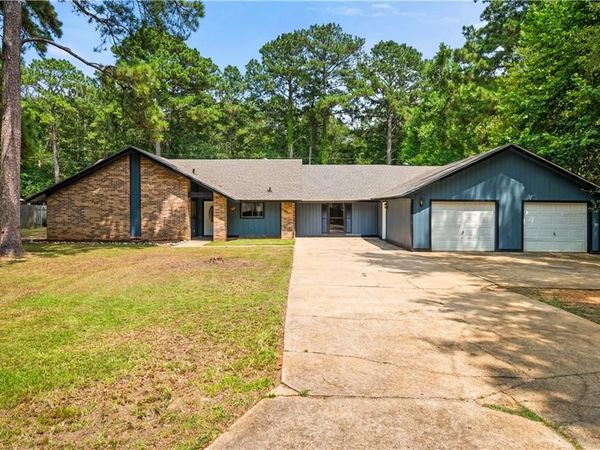 4410 WALDEN Drive, Pineville, LA 71360