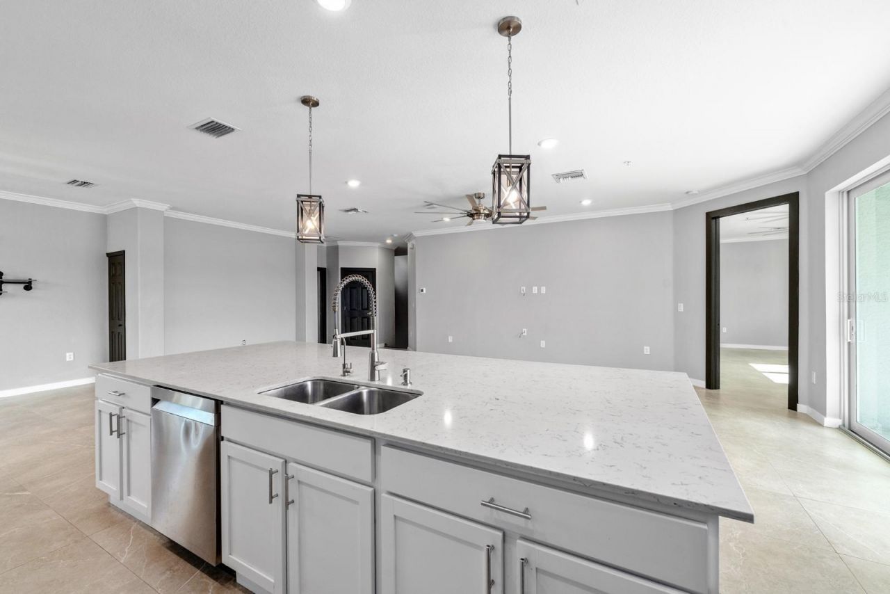 933 Tidewater Shores Loop, Unit 722, Bradenton, FL 34208 Photo