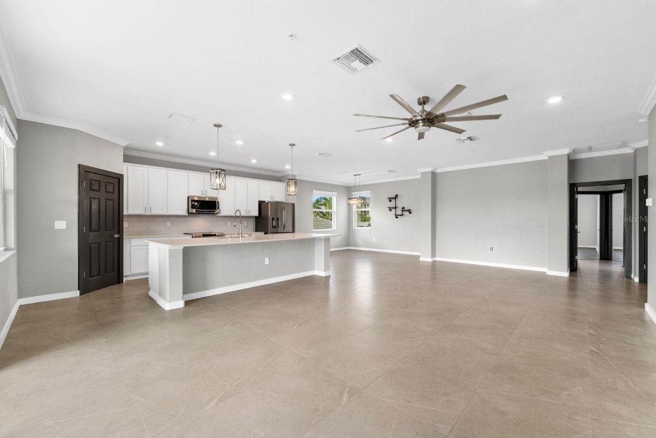 933 Tidewater Shores Loop, Unit 722, Bradenton, FL 34208 Photo