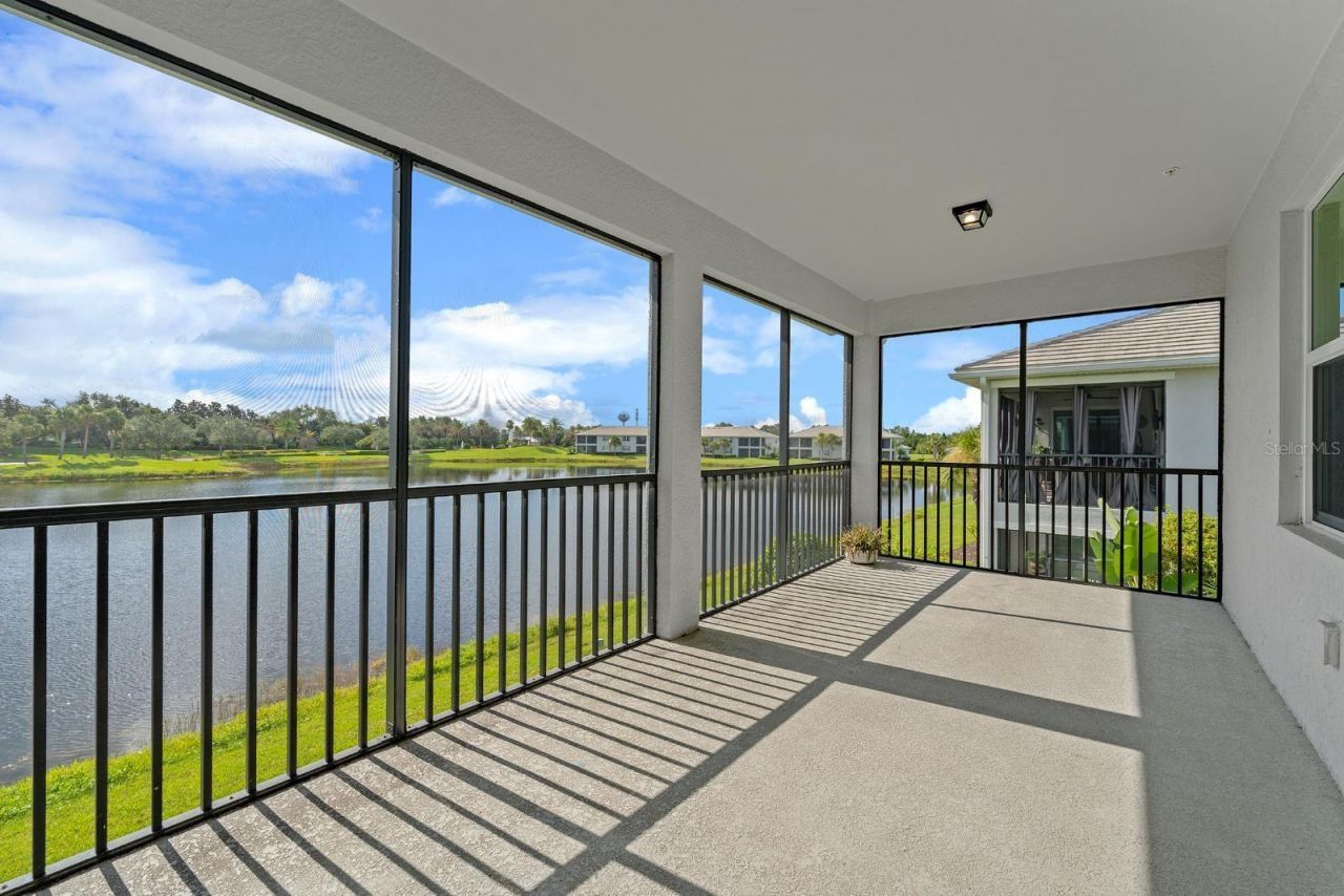 933 Tidewater Shores Loop, Unit 722, Bradenton, FL 34208 Photo