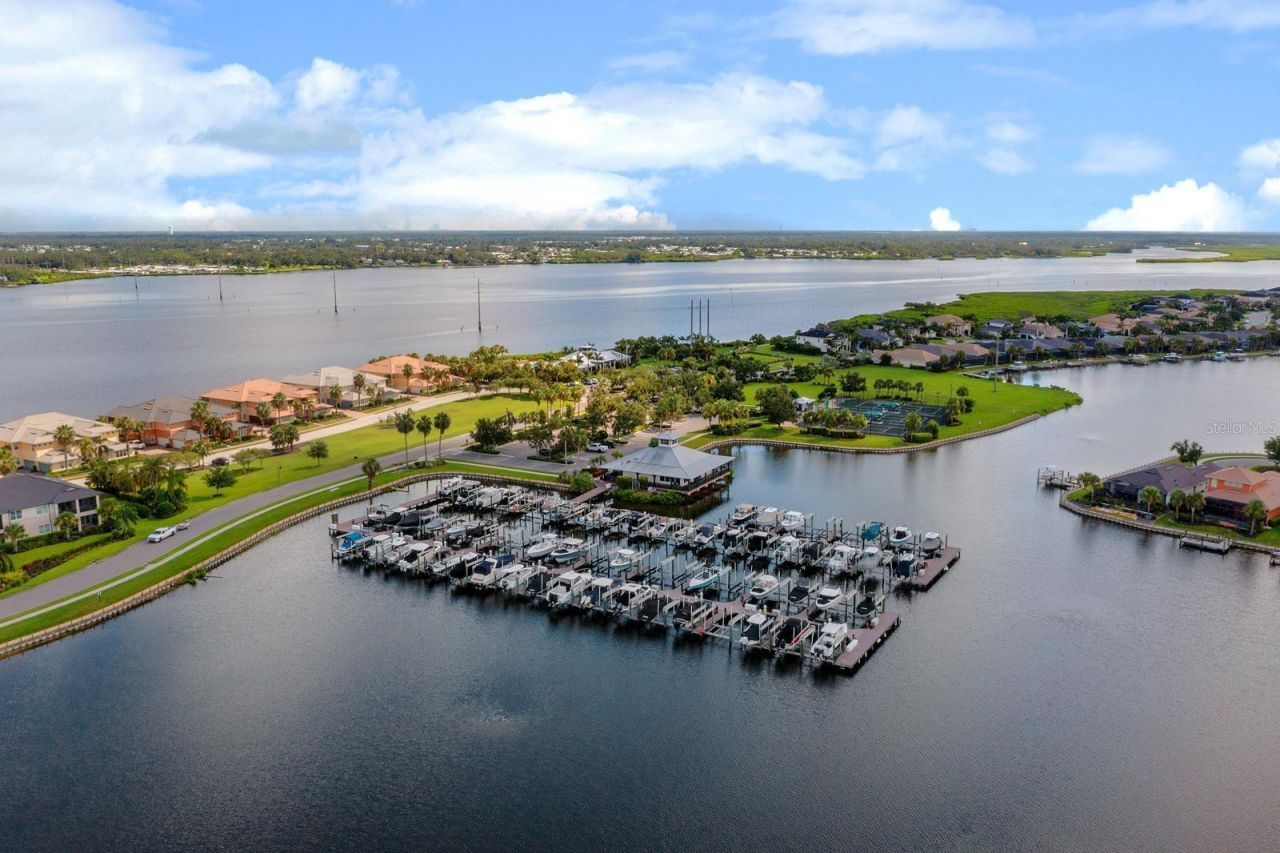 933 Tidewater Shores Loop, Unit 722, Bradenton, FL 34208 Photo