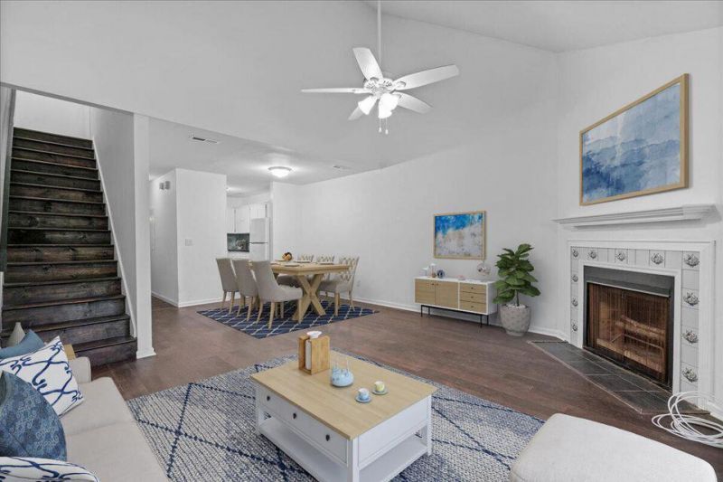 3 Town Park Lane Photo 1