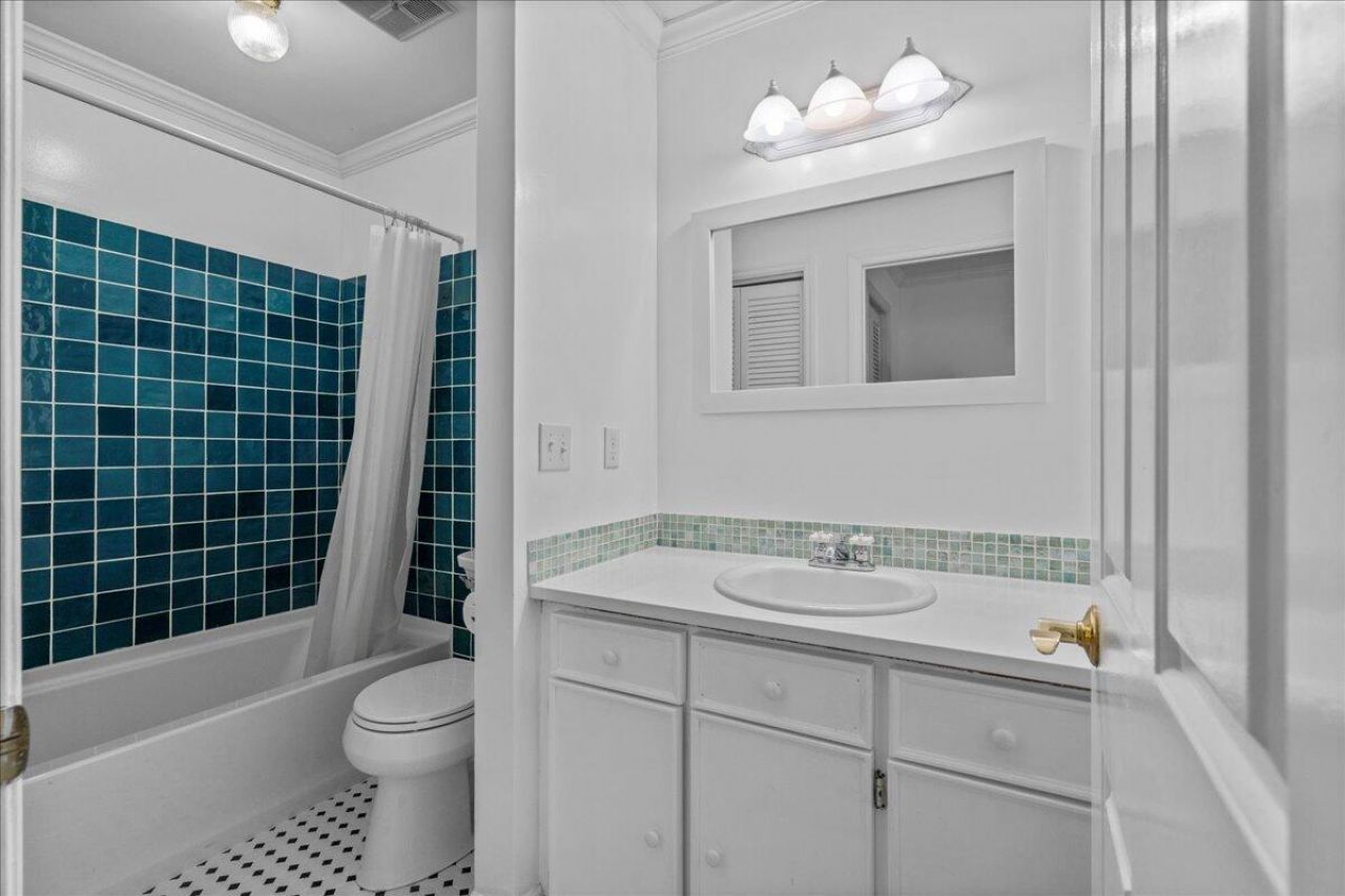 3 Town Park Lane Photo 22