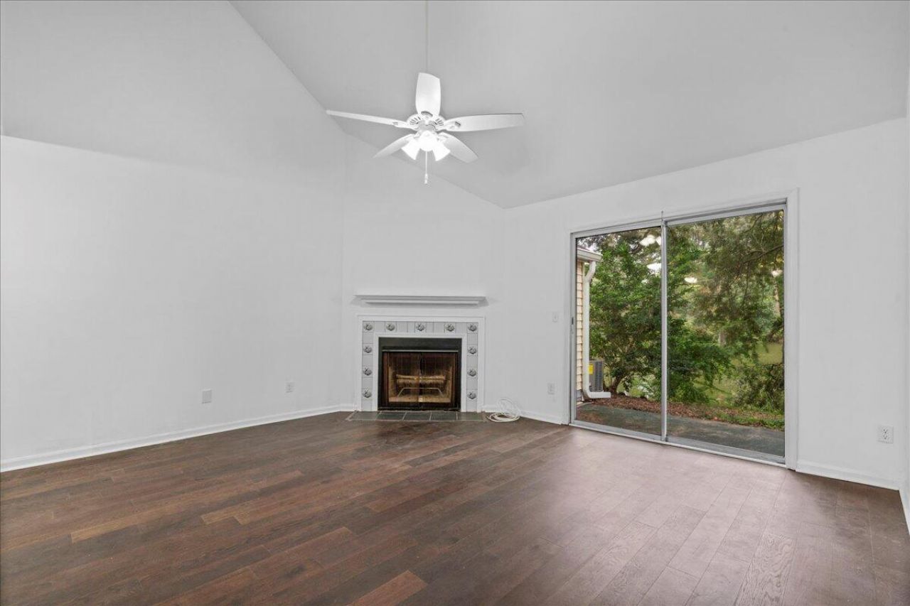 3 Town Park Lane Photo 7