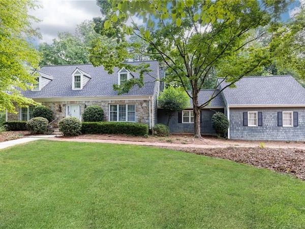 8205 Innsbruck Drive, Atlanta, GA 30350