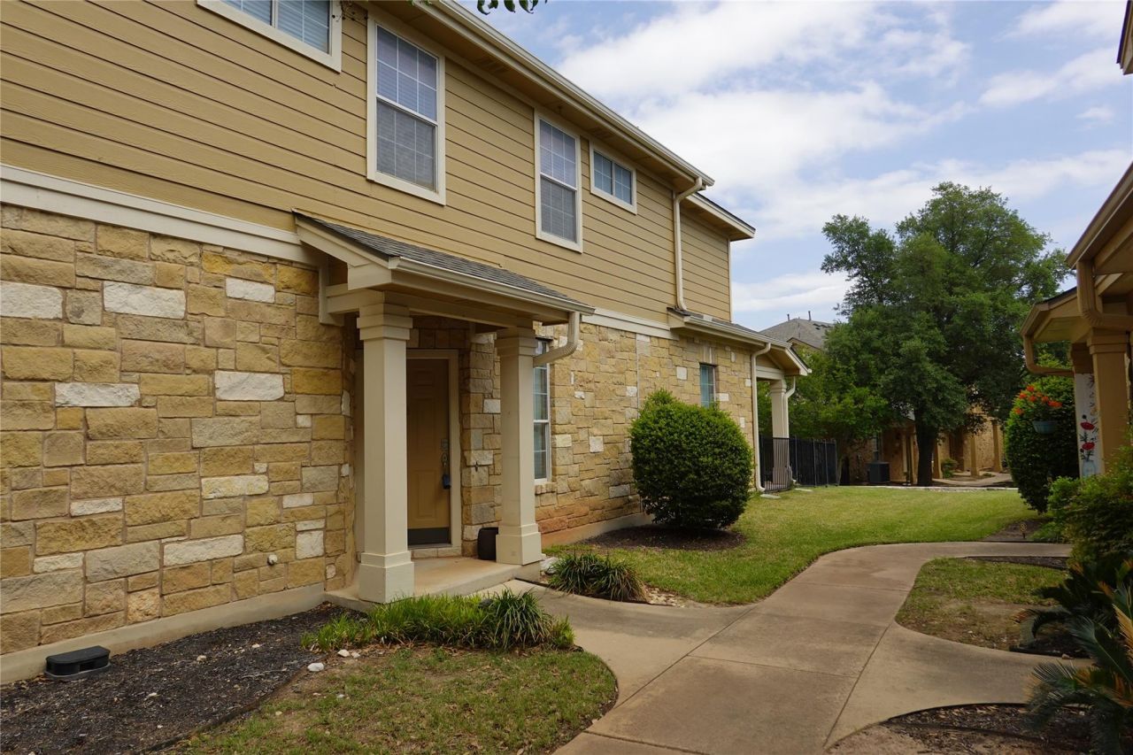 16100 S Great Oaks Dr, Unit 1902, Round Rock, TX 78681 Main Photo