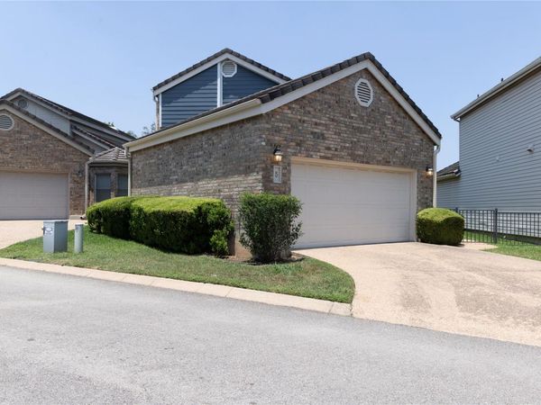 5 Champions LN, Lakeway, TX 78734