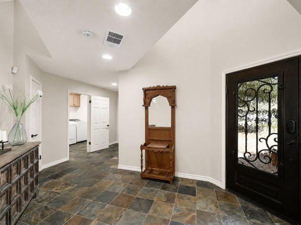 122 Acapulco DR, Lakeway, TX 78734