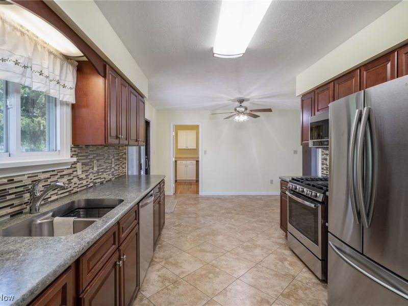 43304 Dellefield Road, Elyria, OH 44035 Photo 14