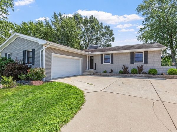 4152 Oakmont Court, Crown Point, IN 46307