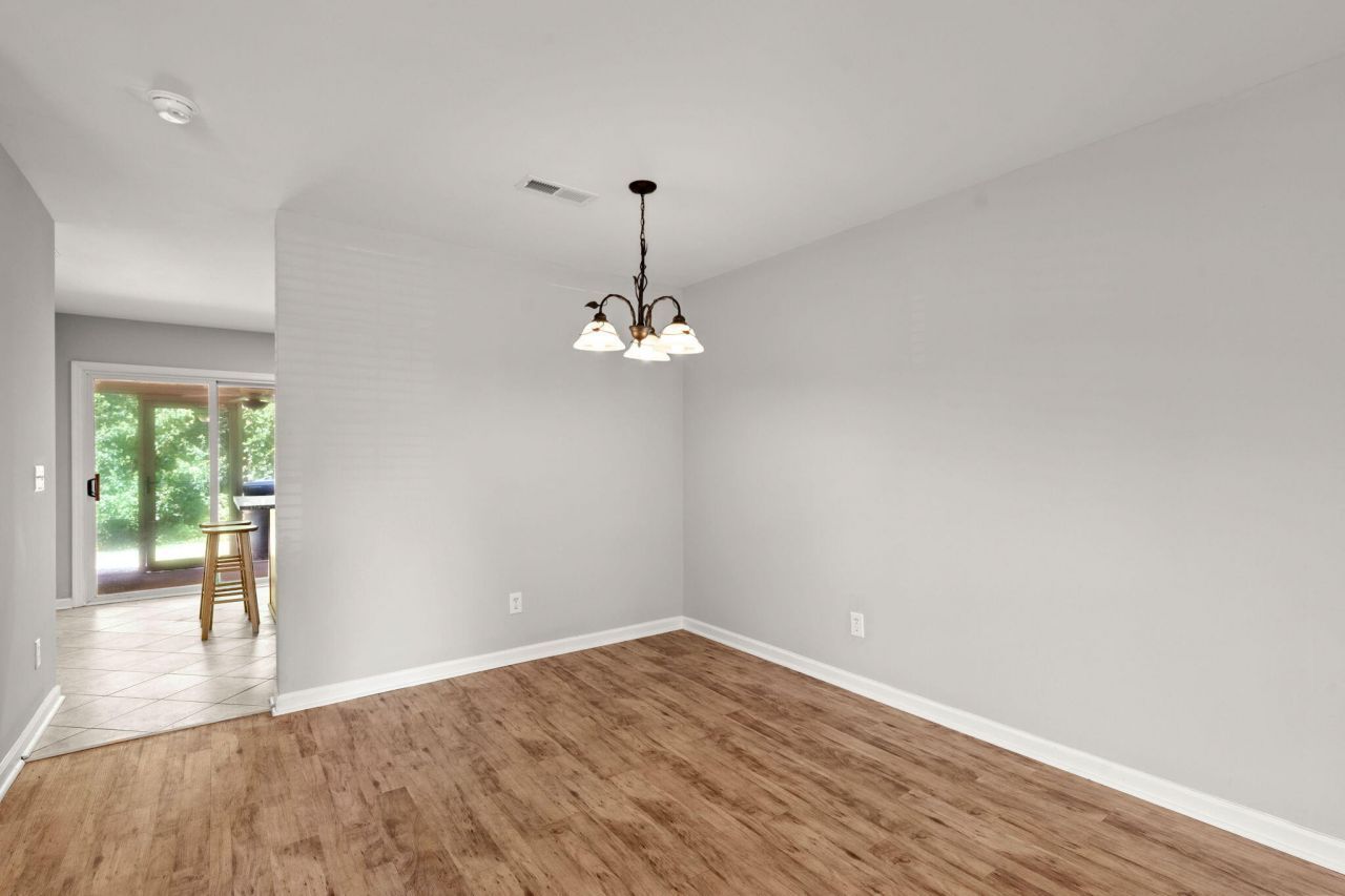 107 Darcy Avenue Photo 8