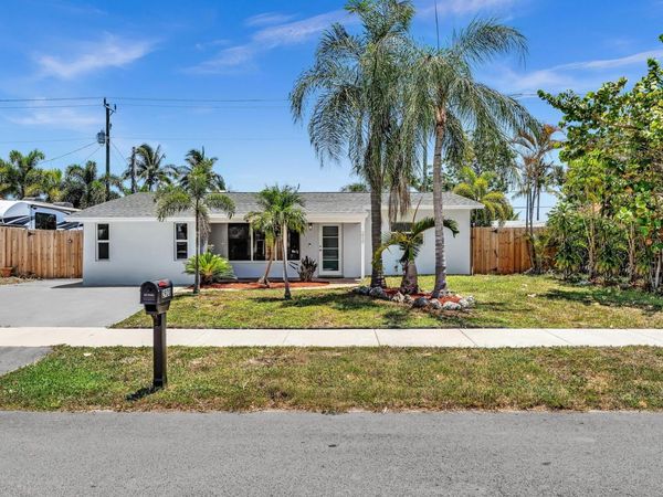 2920 NE 8th Terrace, Pompano Beach, FL 33064