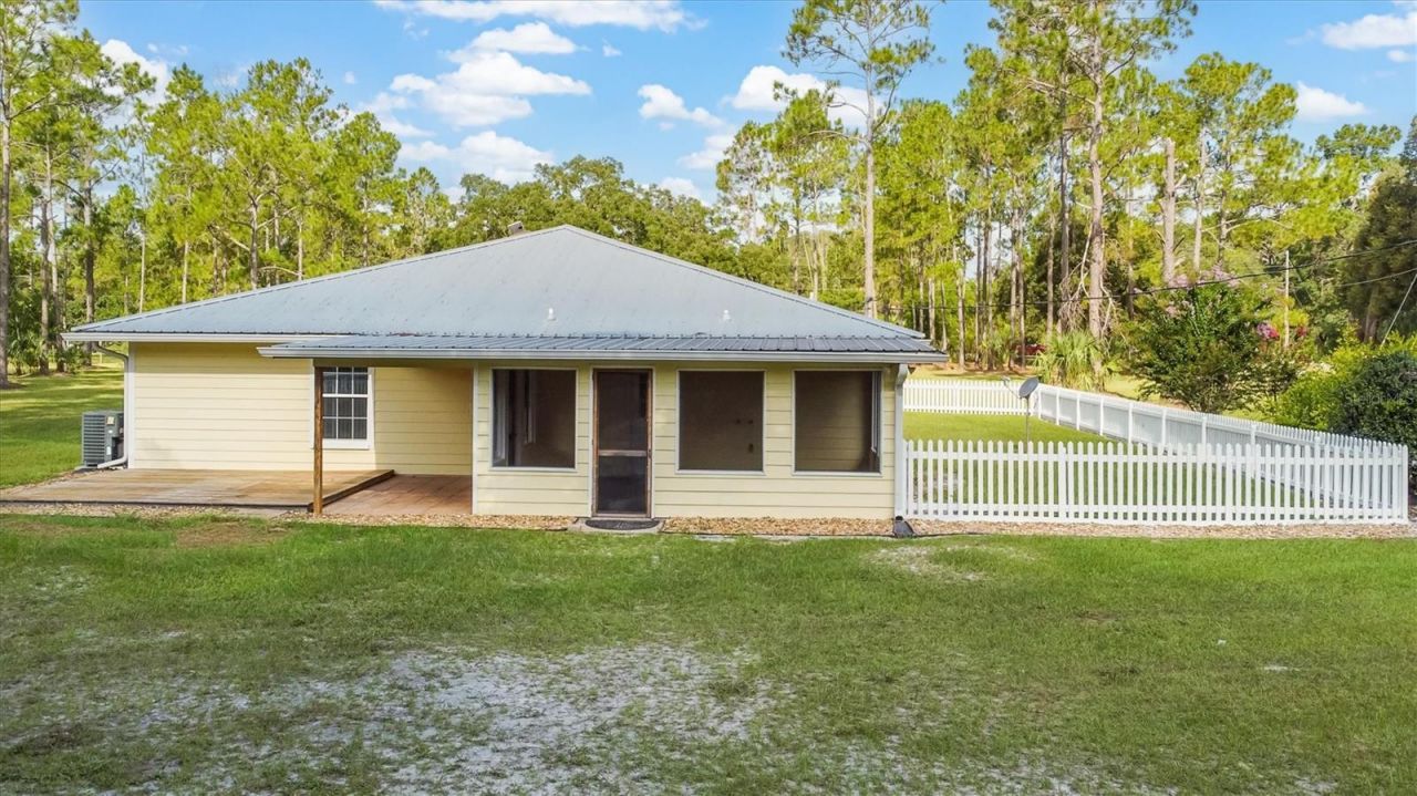 17925 SE 49th Place, Hawthorne, FL 32640 Photo