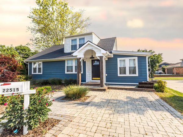 22515 E 10 Mile Road, Saint Clair Shores, MI 48080