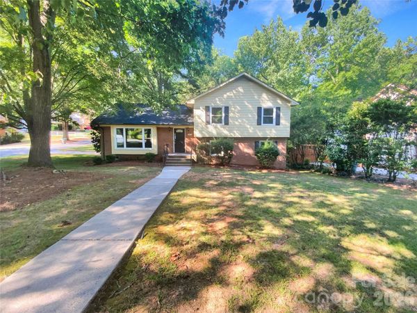 7401 Limerick Drive, Charlotte, NC 28270