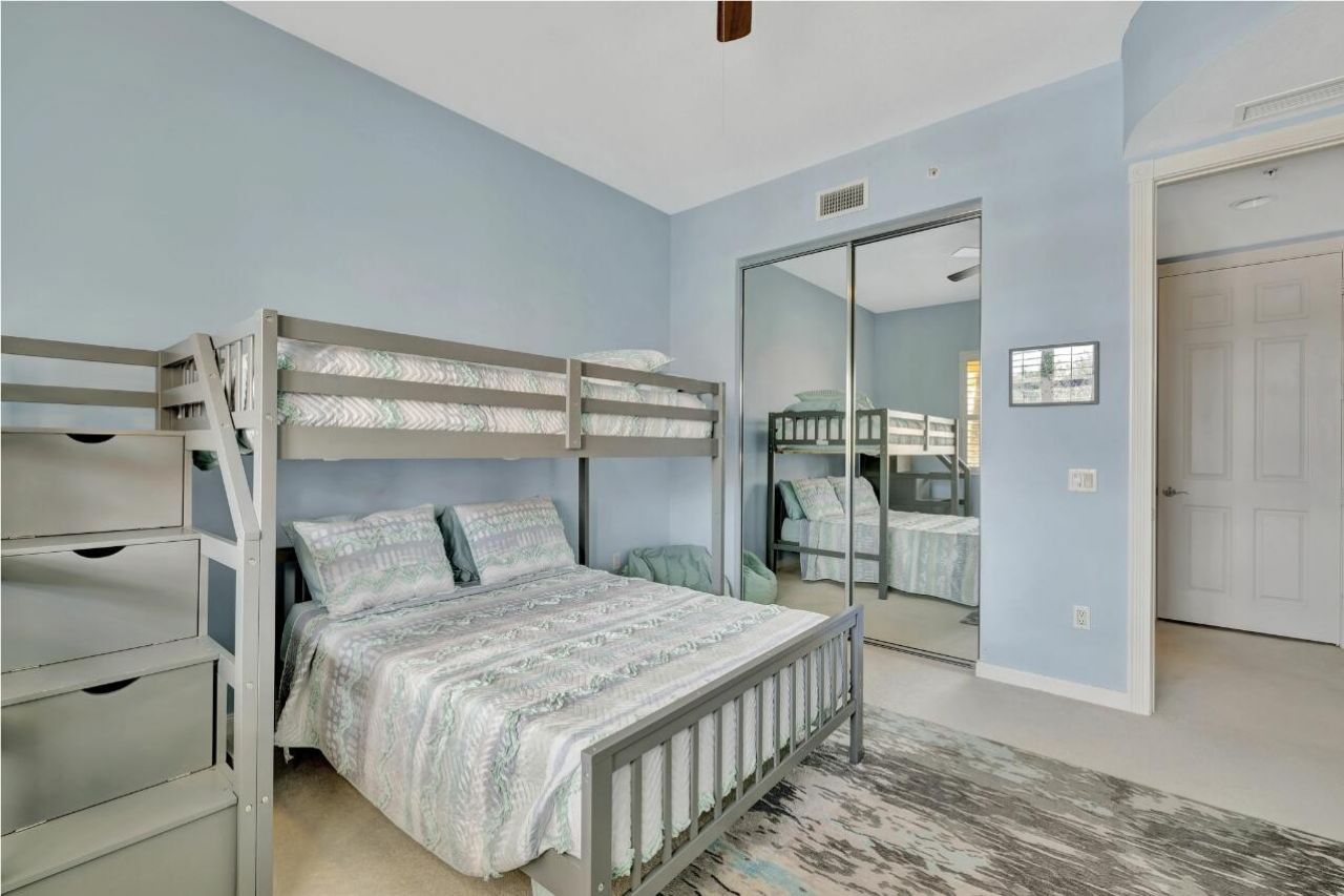 29 Harbour Isle Drive, Unit 203, Fort Pierce, FL 34949 Photo