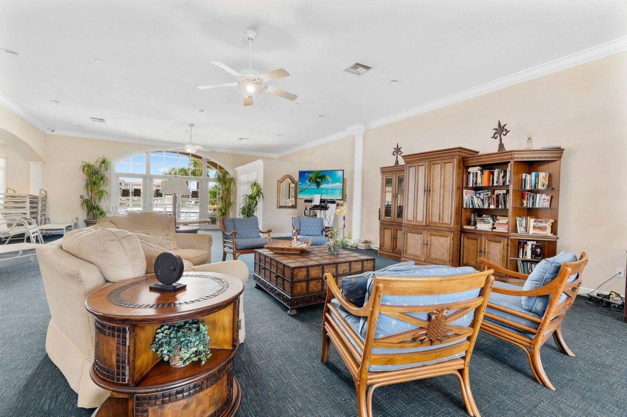 29 Harbour Isle Drive, Unit 203, Fort Pierce, FL 34949 Photo