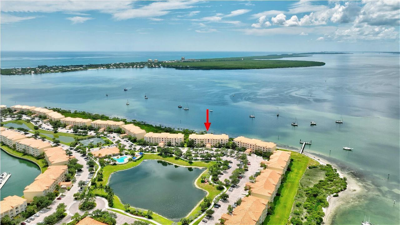 29 Harbour Isle Drive, Unit 203, Fort Pierce, FL 34949 Photo