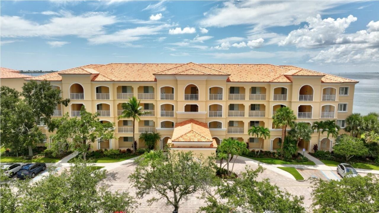 29 Harbour Isle Drive, Unit 203, Fort Pierce, FL 34949 Photo