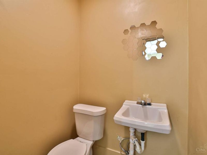 3235 Woodburn Avenue, Cincinnati, OH 45207 Photo 5