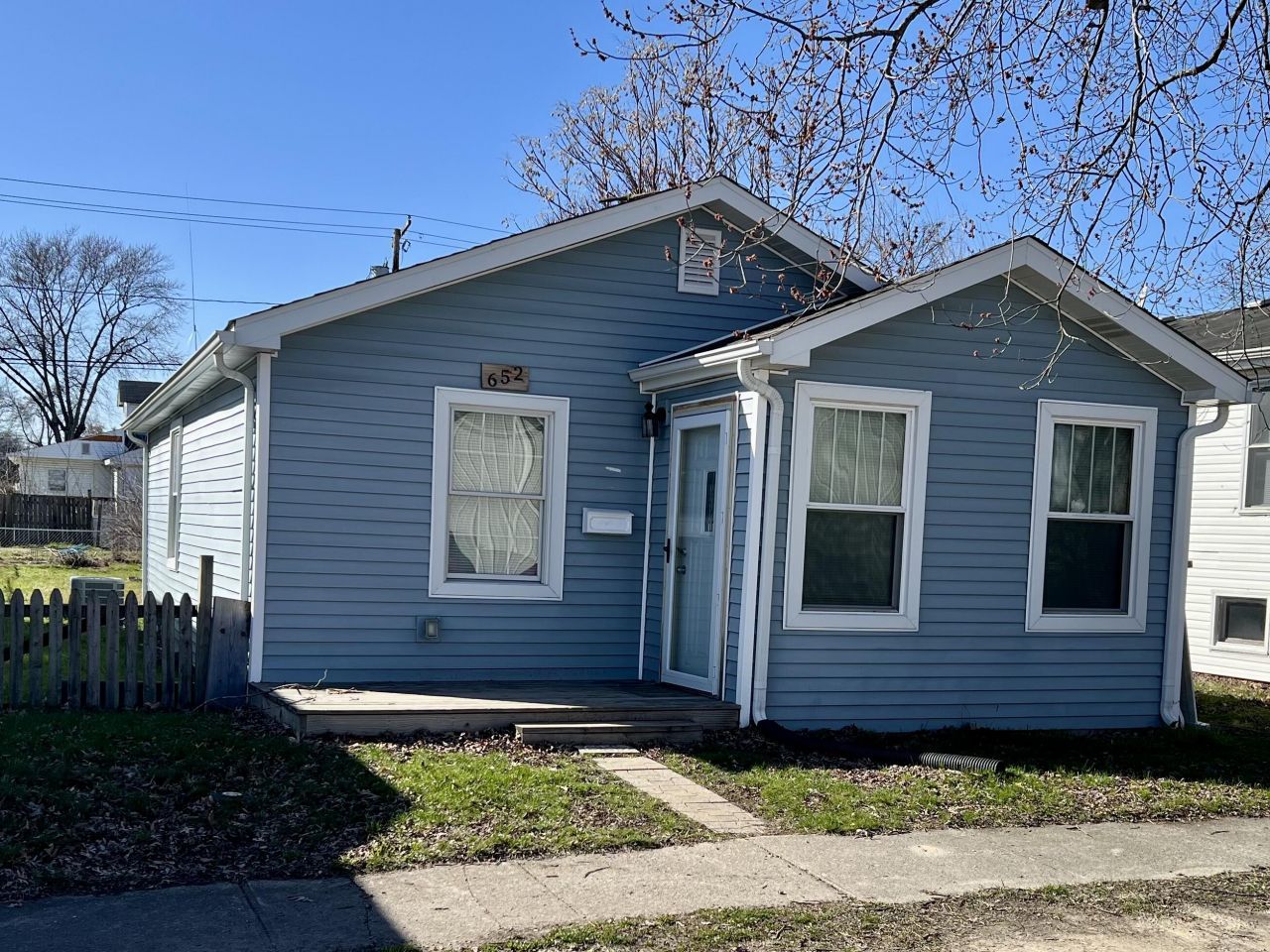 652 S State Street, Hobart, IN 46342