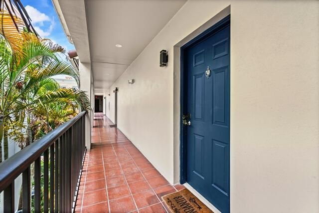 580 S Sapodilla Avenue, Unit 304, West Palm Beach, FL 33401 Photo