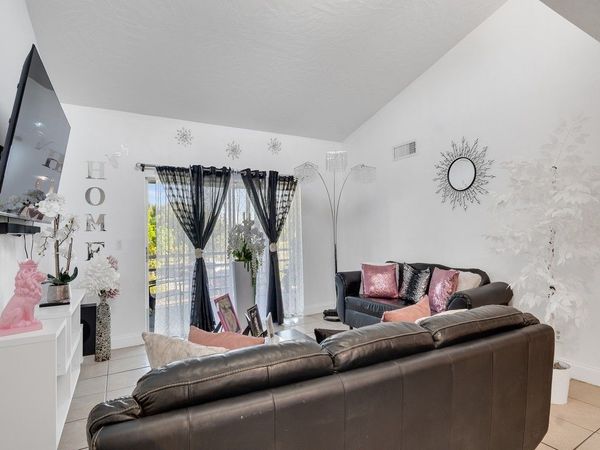 1555 14th Avenue, Unit 209, Vero Beach, FL 32960