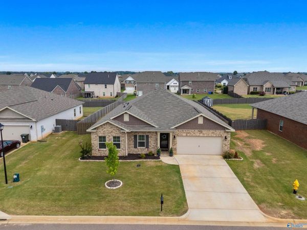 25032 Delilah Circle, Athens, AL 35613