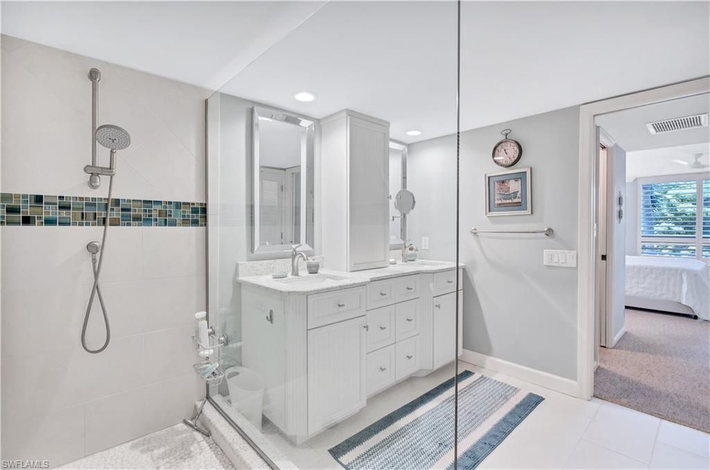 2400 Gulf Shore Blvd N, Unit 203, Naples, FL 34103 Photo