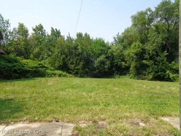 2534 W Forest Avenue, Detroit, MI 48208