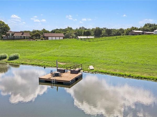 16695 B Highway, Smithville, MO 64089