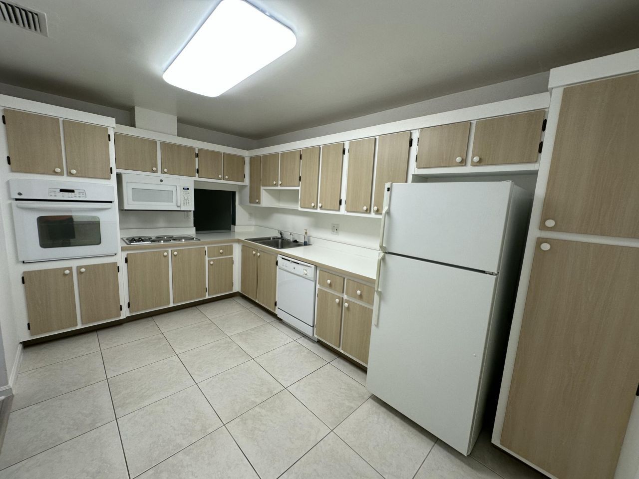 5775 W Fernley Drive W, Unit 112, West Palm Beach, FL 33415 Photo