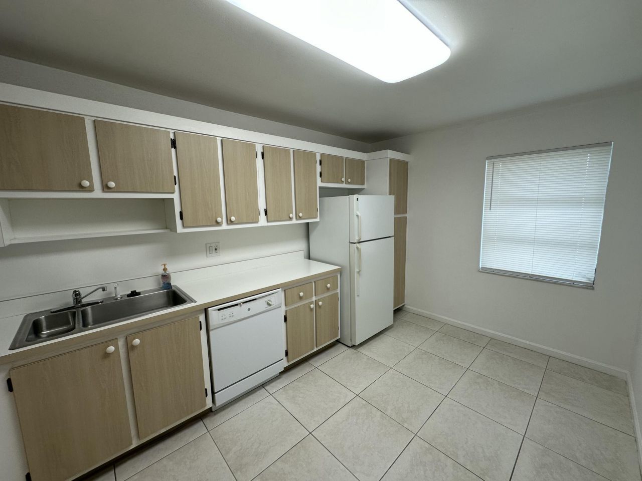 5775 W Fernley Drive W, Unit 112, West Palm Beach, FL 33415 Photo