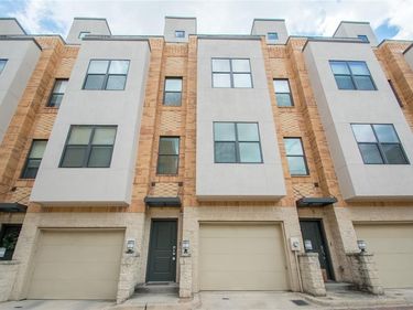 708 Skyline Bluff Court, Fort Worth, TX 76102
