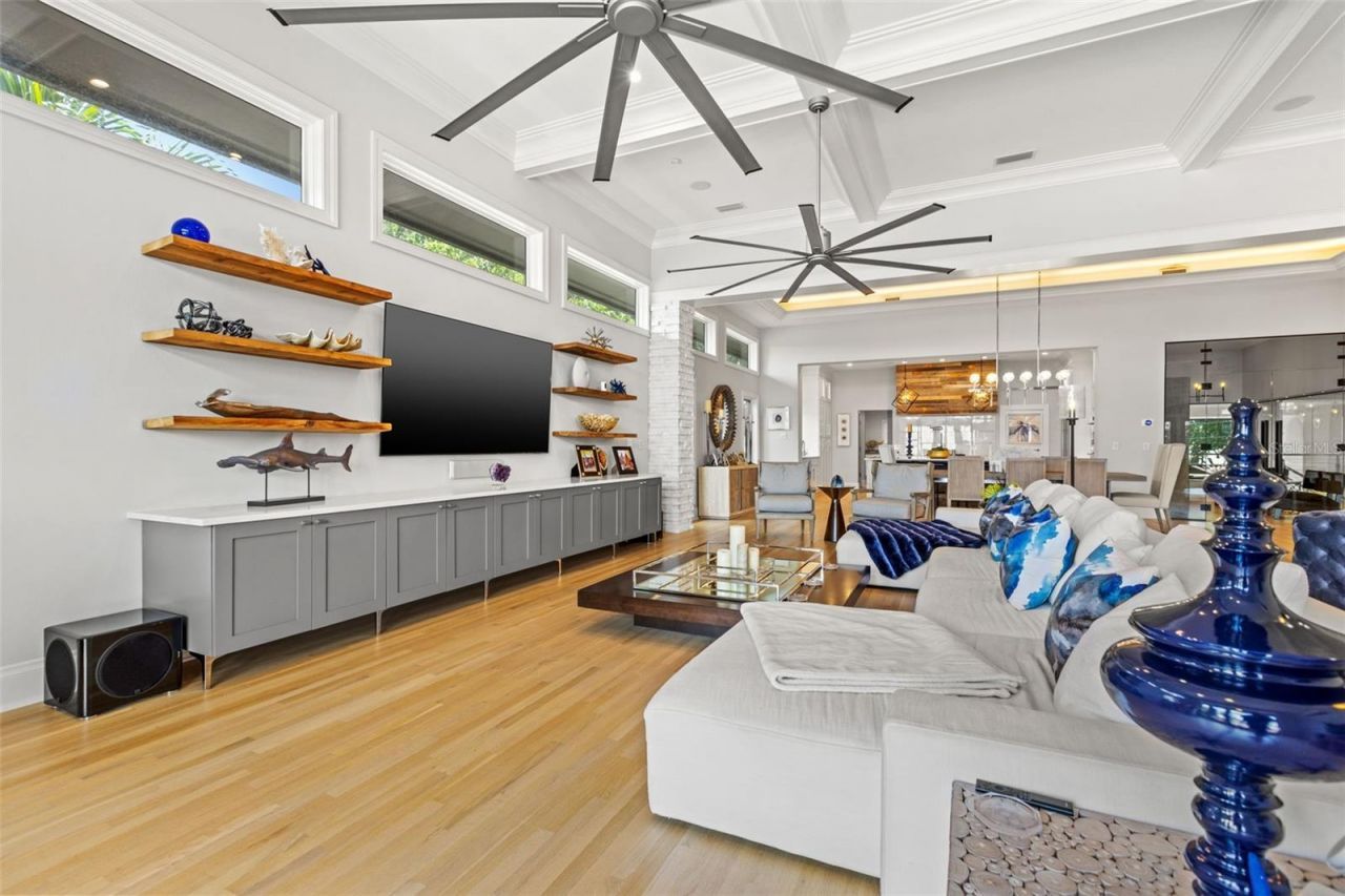 1365 Brightwaters Boulevard Ne, Saint Petersburg, FL 33704 Photo