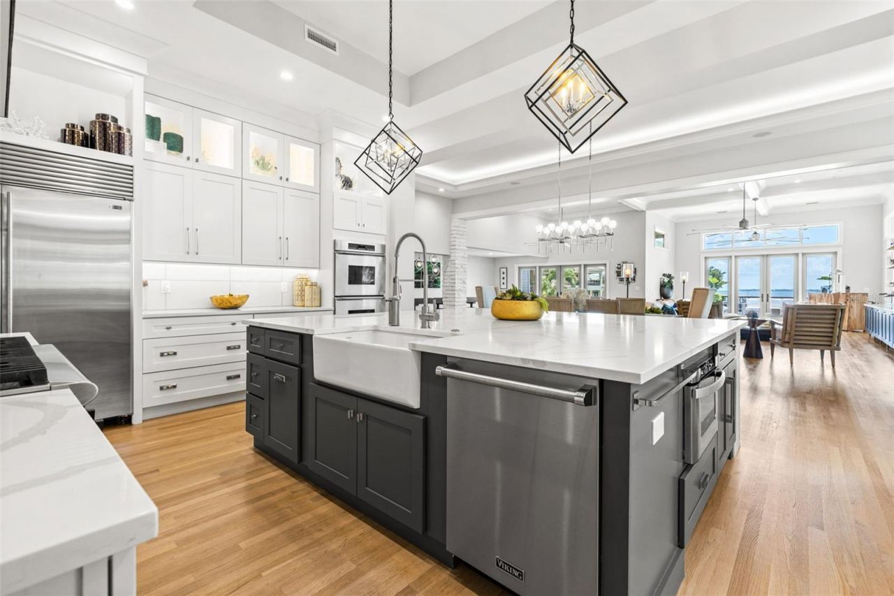 1365 Brightwaters Boulevard Ne, Saint Petersburg, FL 33704 Photo