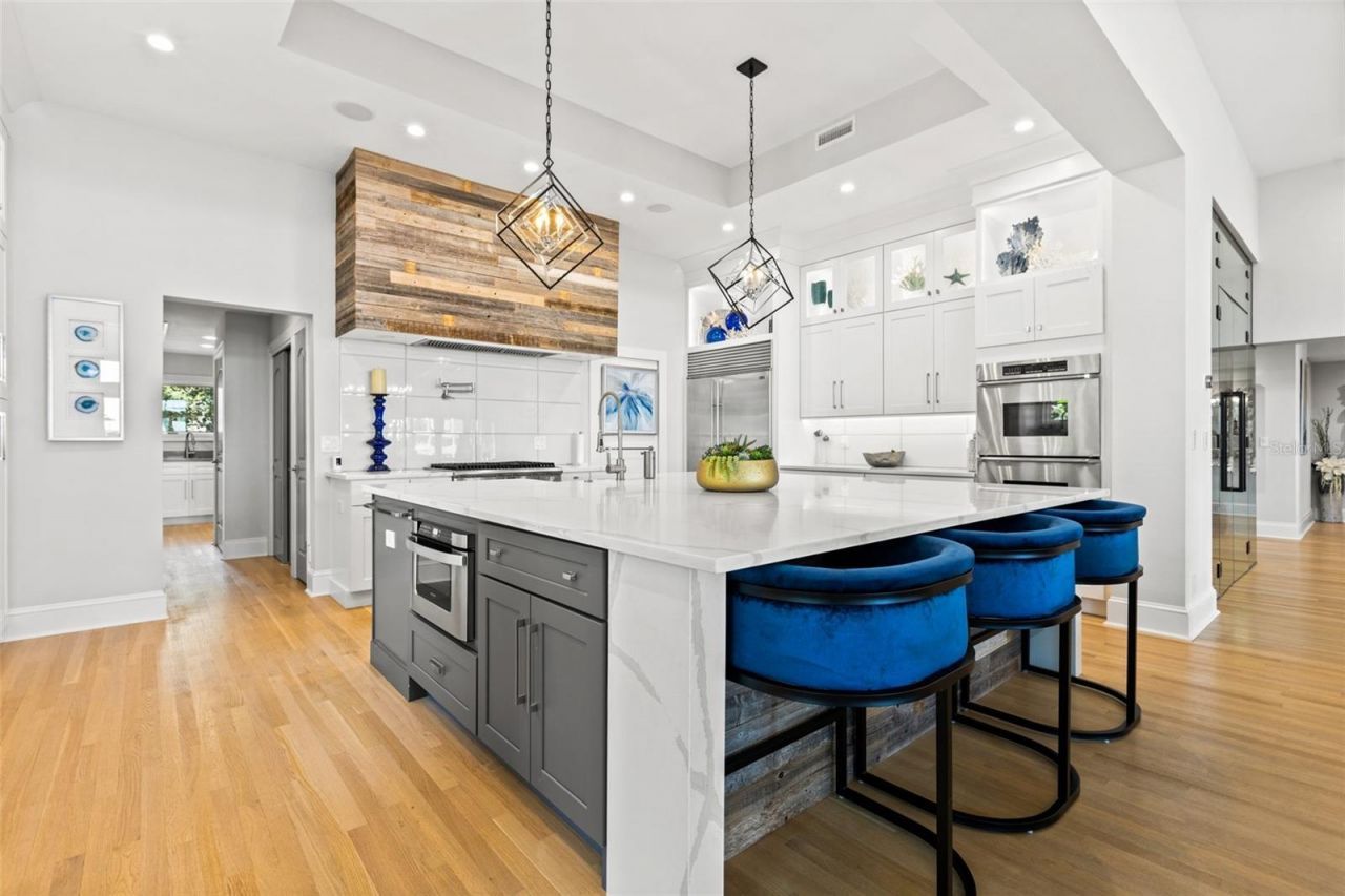 1365 Brightwaters Boulevard Ne, Saint Petersburg, FL 33704 Photo