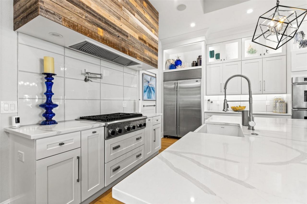 1365 Brightwaters Boulevard Ne, Saint Petersburg, FL 33704 Photo