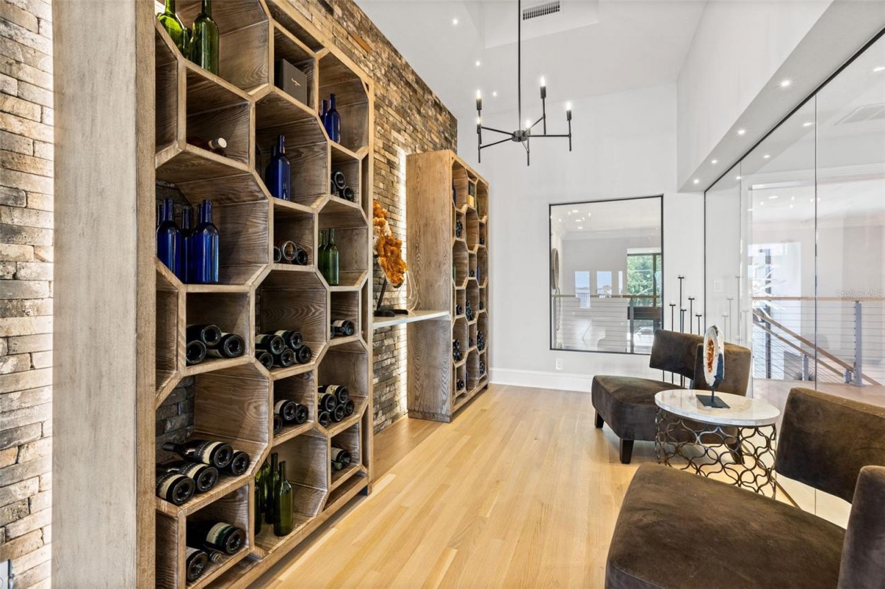 1365 Brightwaters Boulevard Ne, Saint Petersburg, FL 33704 Photo