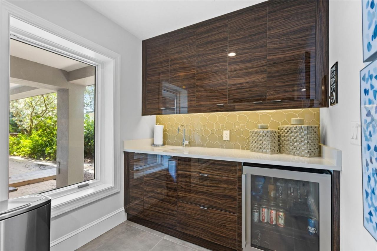 1365 Brightwaters Boulevard Ne, Saint Petersburg, FL 33704 Photo