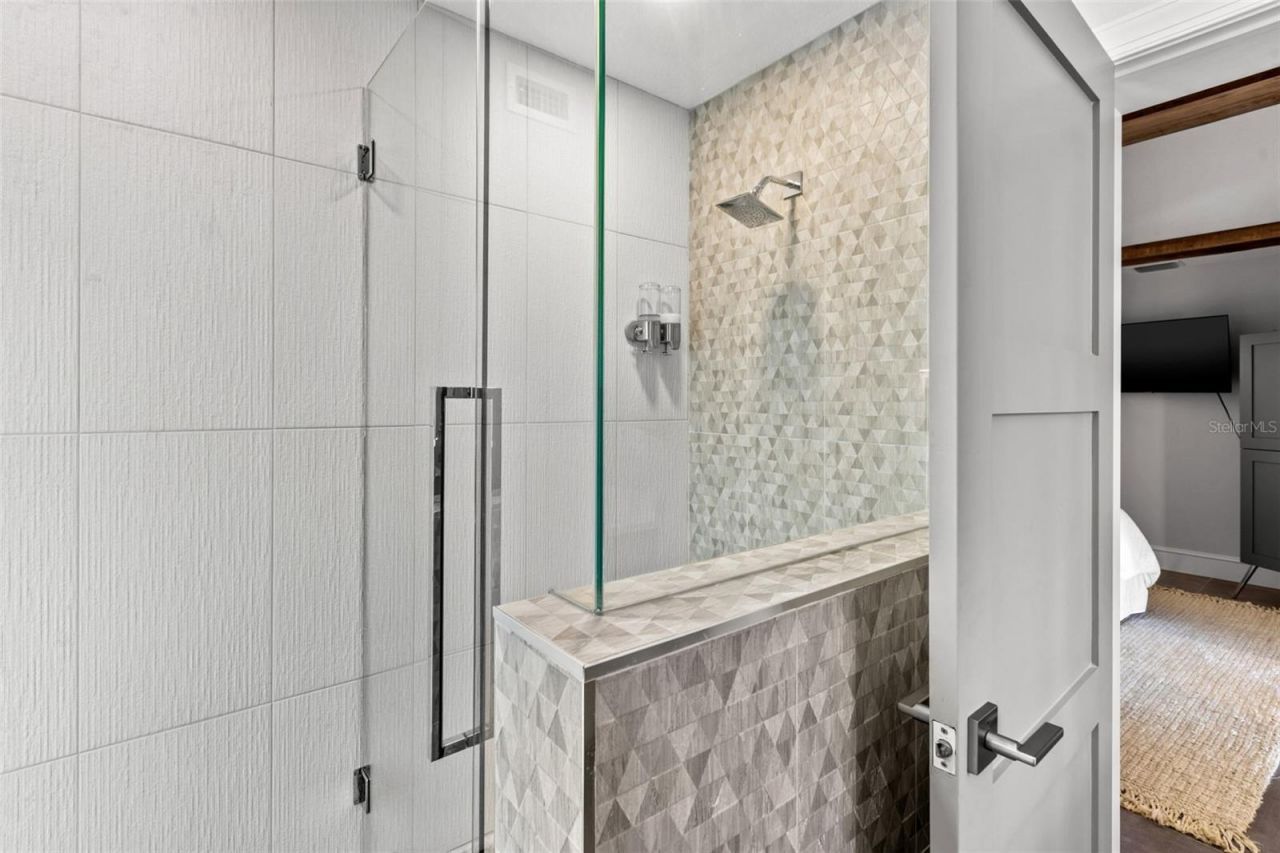 1365 Brightwaters Boulevard Ne, Saint Petersburg, FL 33704 Photo