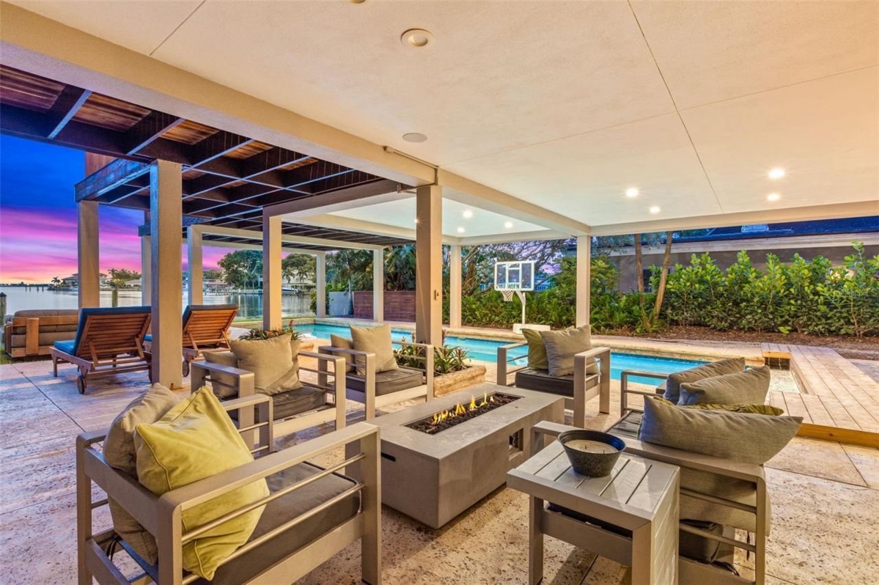 1365 Brightwaters Boulevard Ne, Saint Petersburg, FL 33704 Photo