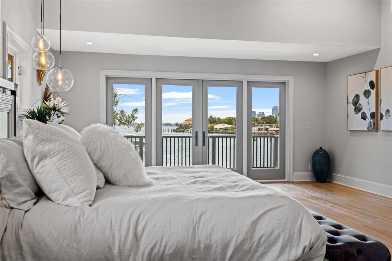 1365 Brightwaters Boulevard Ne, Saint Petersburg, FL 33704 Photo